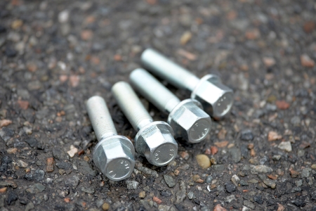 Rear-Wheel Bolt-Kit