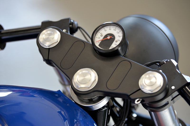 Top Yoke, Monolever