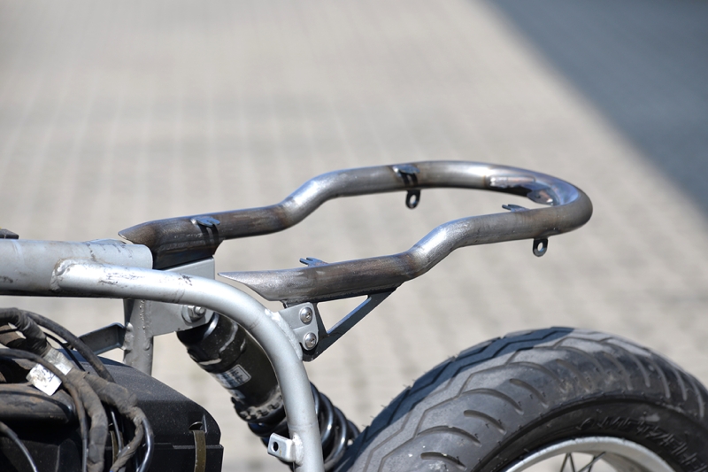 Rear Frame Paralever in black