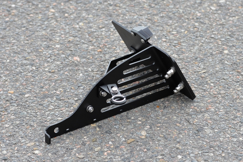 Seitlicher Kennzeichenhalter