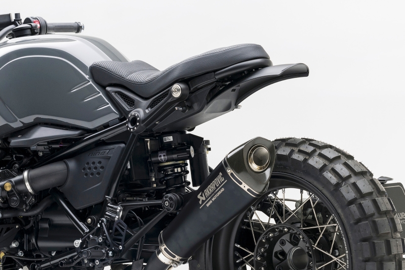 R9T Seat Kit