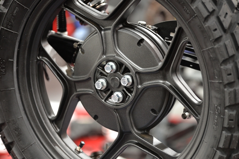 Rear-Wheel Bolt-Kit